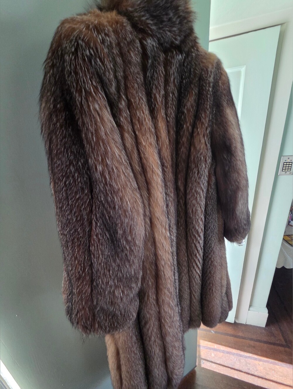 Vintage Full-Length Fox Fur Coat - Picture 8 of 10